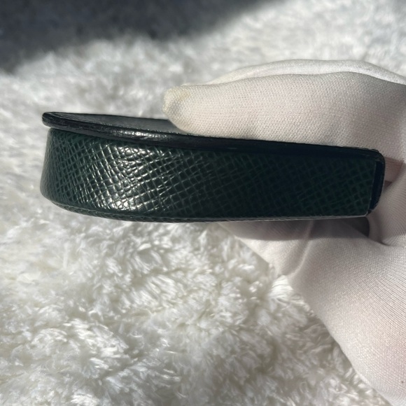 LOUIS VUITTON Taiga Line Porte monnaie Cuvette Coin Purse Dark green no Box - Picture 6 of 14